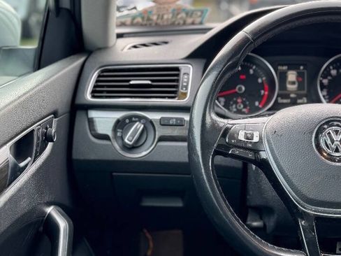 Used 2017 Volkswagen Passat 1.8T SEL Premium image 14