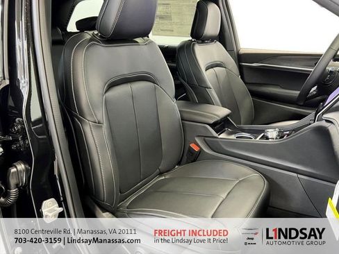 New 2025 Jeep Grand Cherokee Limited w/ Luxury Tech Group II image 9