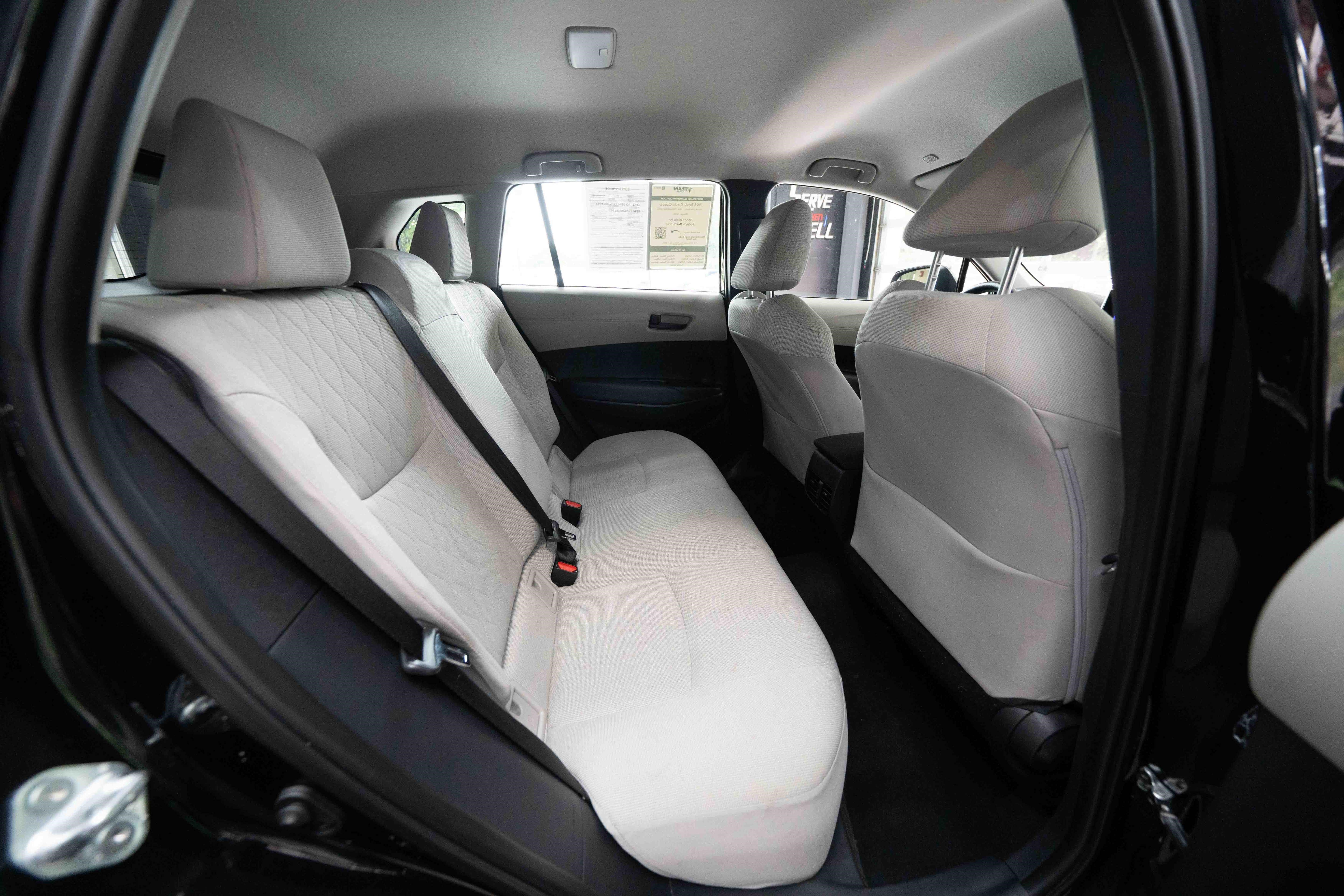 Used 2025 Toyota Corolla Cross L AWD/4WD image 25