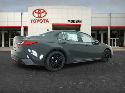 New 2026 Toyota Camry SE FWD image 5