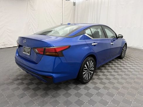Used 2025 Nissan Altima 2.5 SV FWD image 3