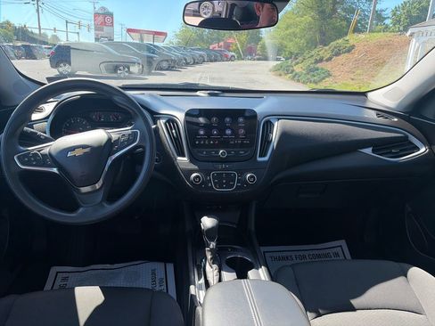 Used 2025 Chevrolet Malibu LT FWD image 13