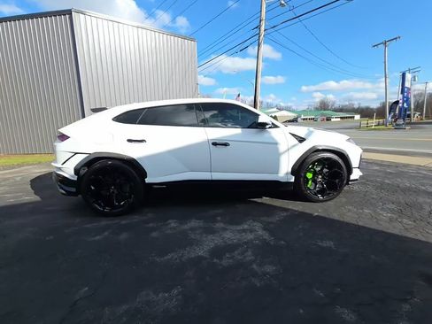 Used 2024 Lamborghini Urus Performante image 1