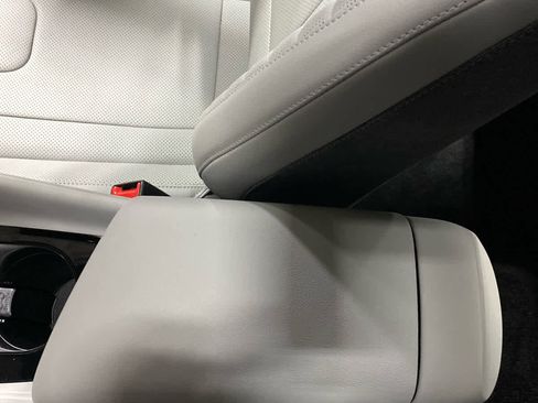 Used 2023 Hyundai Elantra Limited image 17