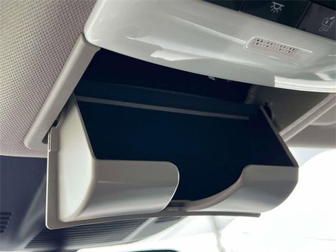 Used 2023 Nissan Rogue SV w/ SV Premium Package image 29