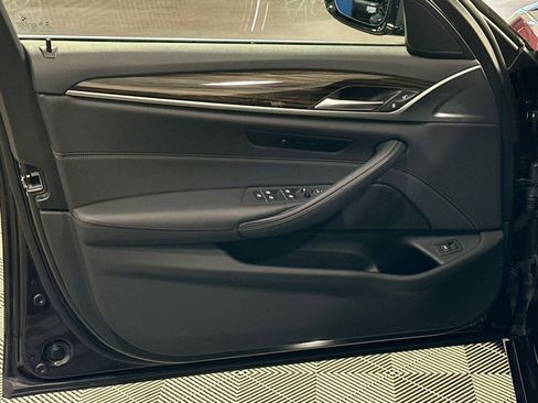 Used 2022 BMW 530i xDrive w/ Convenience Package image 15