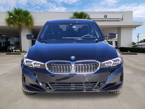 Certified 2025 BMW 330i xDrive Sedan w/ Convenience Package AWD/4WD image 2