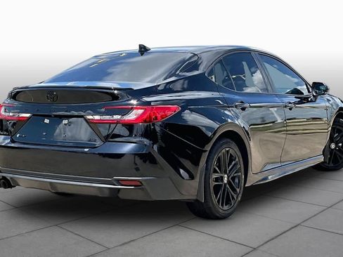 Used 2025 Toyota Camry SE w/ Convenience Package FWD image 13
