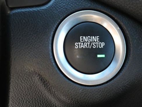 Used 2020 Chevrolet Equinox LT w/ Driver Convenience Package image 10