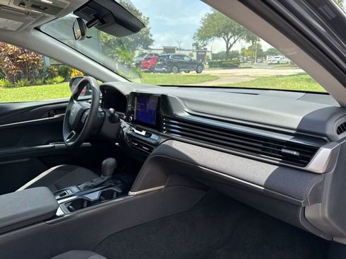 Used 2025 Toyota Camry LE image 10