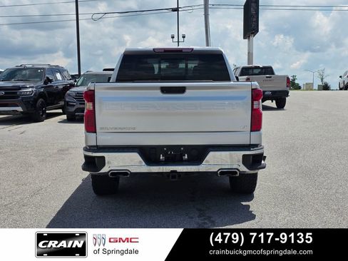 Used 2022 Chevrolet Silverado 1500 LT AWD/4WD image 6