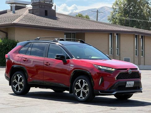 Used 2023 Toyota RAV4 XSE w/ Weather Package AWD/4WD image 7