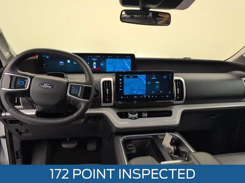 Used 2025 Ford Expedition Active RWD image 7