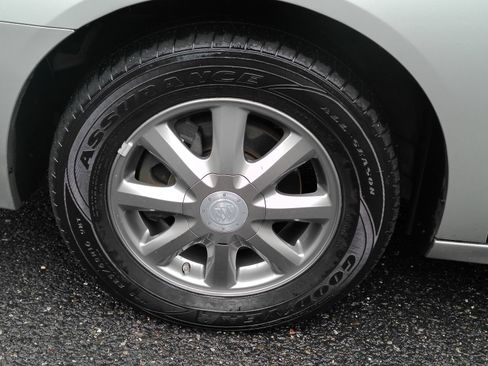 Used 2007 Buick LaCrosse CXL w/ Chromed Appearance Package FWD image 28