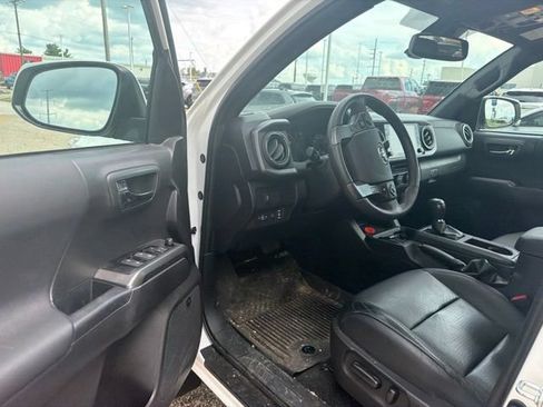 Used 2023 Toyota Tacoma TRD Off-Road w/ TRD Premium Off Road Package AWD/4WD image 7