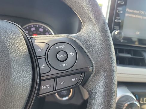 Used 2021 Toyota RAV4 XLE w/ Convenience Package image 26