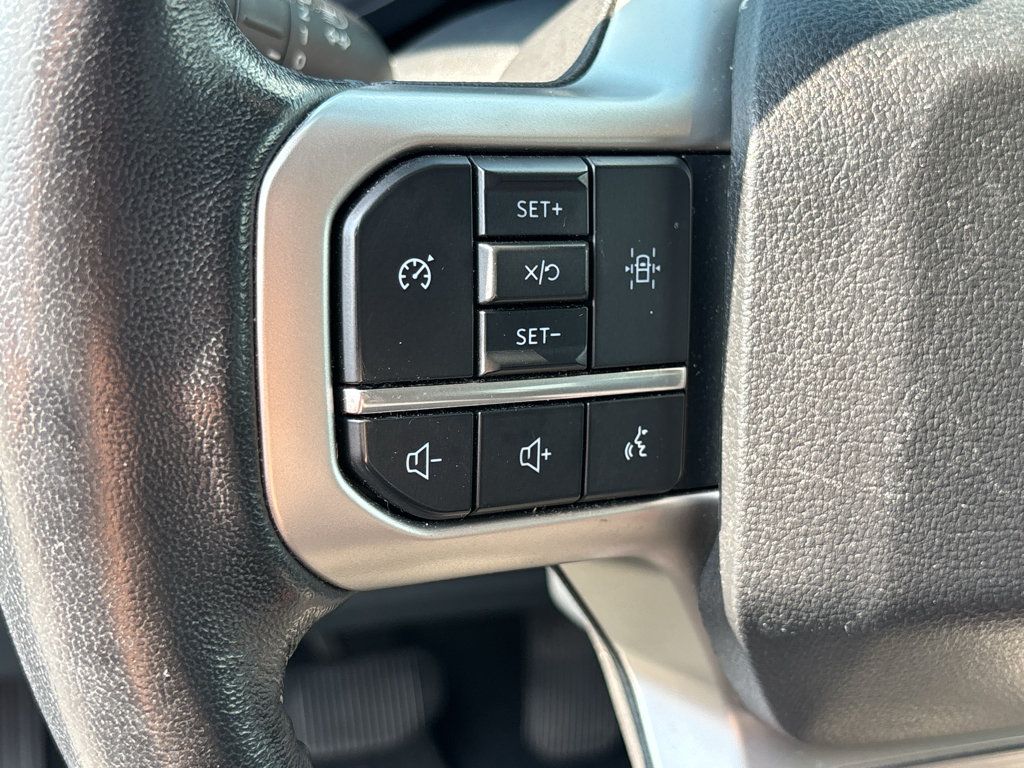 Used 2024 Ford Expedition XLT RWD image 12