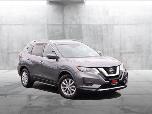 Used 2020 Nissan Rogue SV FWD image 2