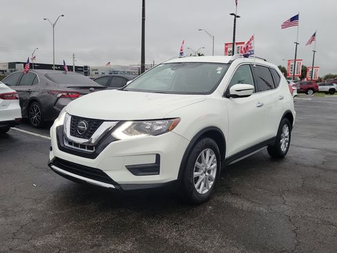 Used 2020 Nissan Rogue SV image 5