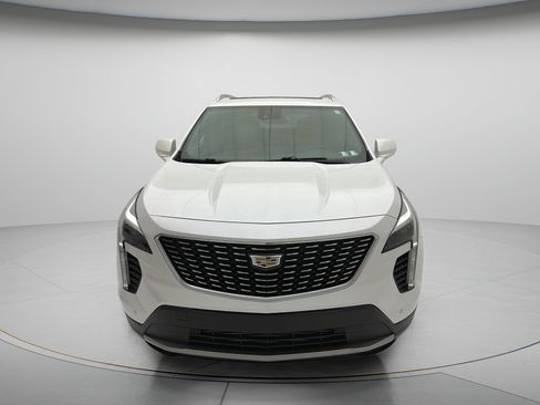Used 2019 Cadillac XT4 Premium Luxury AWD/4WD image 2
