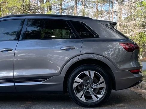 Used 2021 Audi e-tron Premium w/ Convenience Plus Package image 5