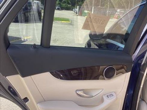 Used 2017 Mercedes-Benz GLC 300 4MATIC image 13