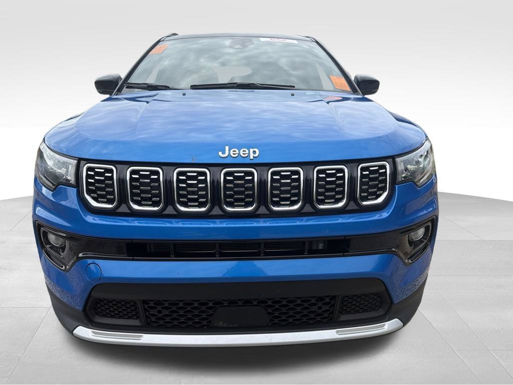 Used 2025 Jeep Compass Limited AWD/4WD image 20