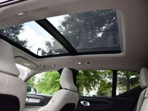 Used 2024 Volvo XC40 B5 Plus w/ Protection Package Premier AWD/4WD image 24