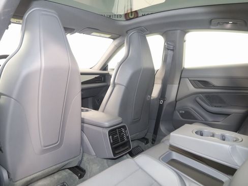 Used 2020 Porsche Taycan 4S image 63