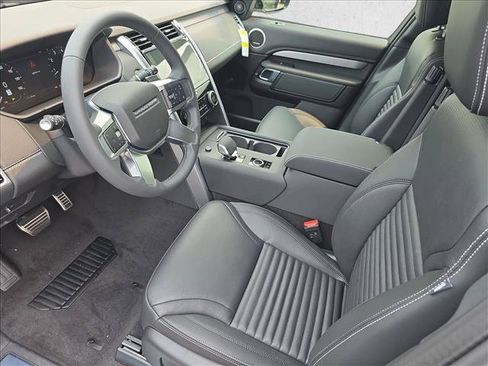 New 2026 Land Rover Discovery Dynamic SE AWD/4WD image 17