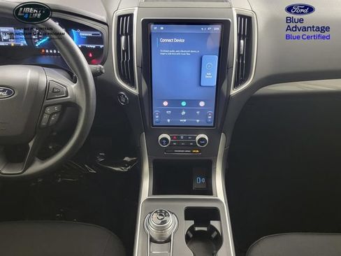 Used 2023 Ford Edge SE w/ Black Appearance Package AWD/4WD image 21