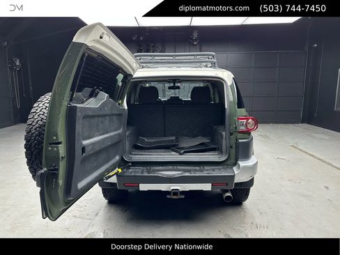 Used 2014 Toyota FJ Cruiser 4WD image 37