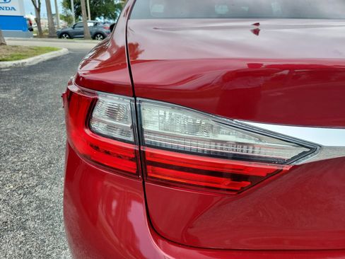 Used 2016 Lexus ES 350 w/ Luxury Package w/Wood Trim FWD image 11