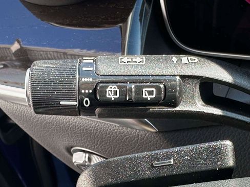 Used 2025 Mercedes-Benz GLC 350e 4MATIC image 22