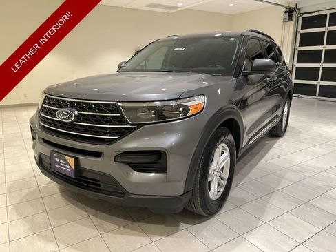 Used 2022 Ford Explorer XLT RWD image 1