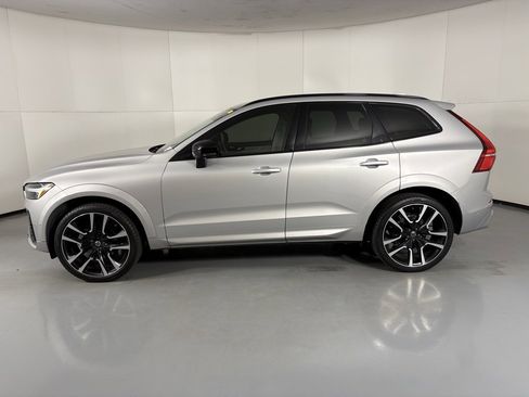Used 2023 Volvo XC60 B5 Ultimate w/ Climate Package image 5