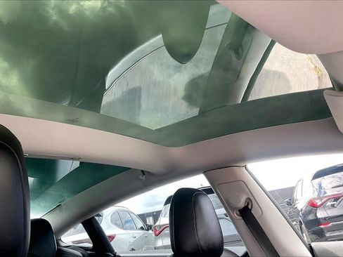 Used 2021 Tesla Model 3 Standard Range Plus RWD image 19