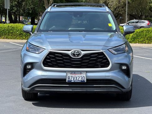 Used 2022 Toyota Highlander XLE FWD image 8