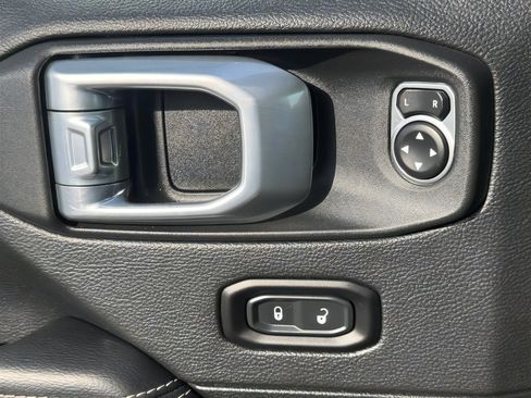 Used 2021 Jeep Wrangler Unlimited Sahara w/ Cold Weather Group image 24