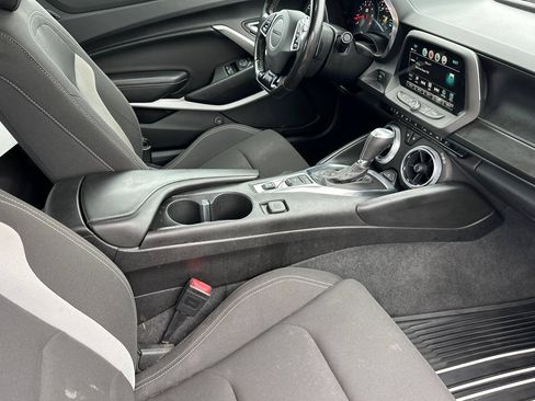 Used 2018 Chevrolet Camaro SS RWD image 15