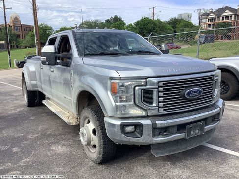 Used 2022 Ford F350 Lariat w/ Lariat Value Package AWD/4WD image 4