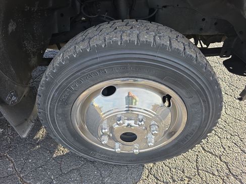 Used 2001 Ford F550 4x4 Regular Cab Super Duty image 16