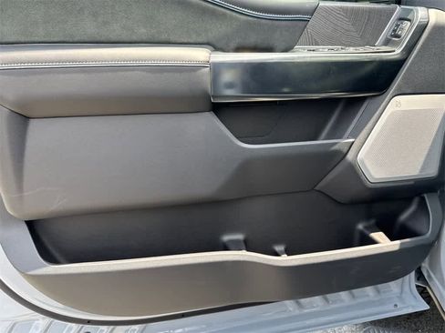 New 2025 Ford F250 Platinum image 11