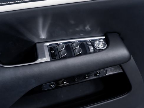 Used 2019 Rolls-Royce Wraith image 36