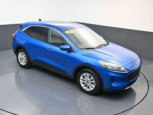 Used 2021 Ford Escape SE image 16