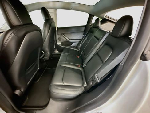Used 2022 Tesla Model Y Performance AWD/4WD image 29