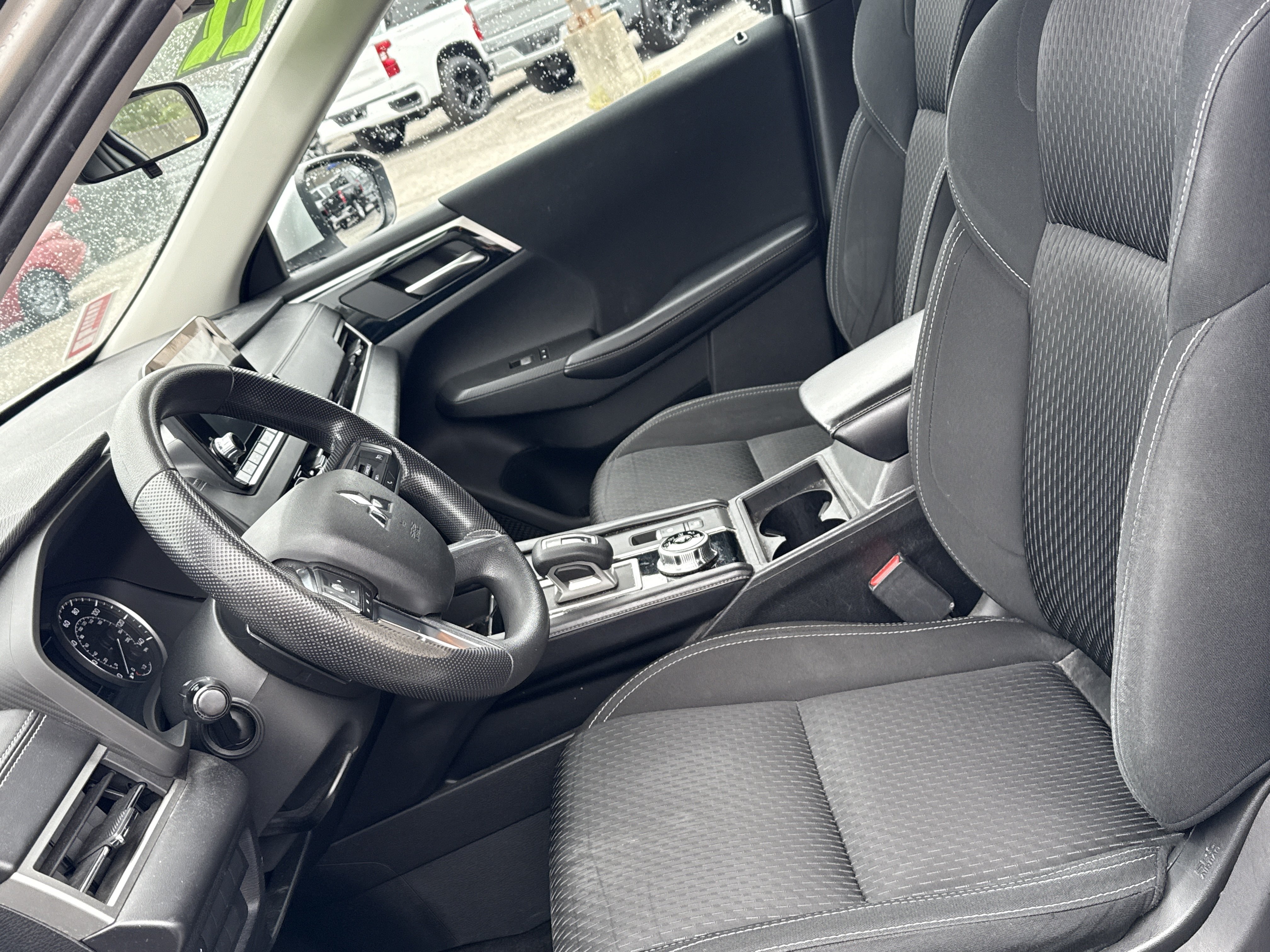 Used 2022 Mitsubishi Outlander ES AWD/4WD image 11