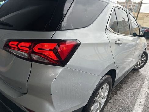 Used 2022 Chevrolet Equinox LT FWD image 2