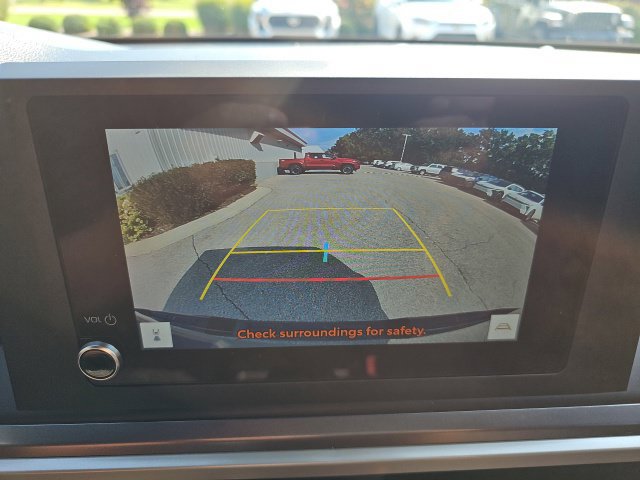 Certified 2025 Toyota Tacoma SR5 AWD/4WD image 24