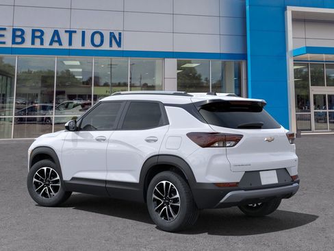 New 2025 Chevrolet TrailBlazer LT w/ Convenience Package image 3
